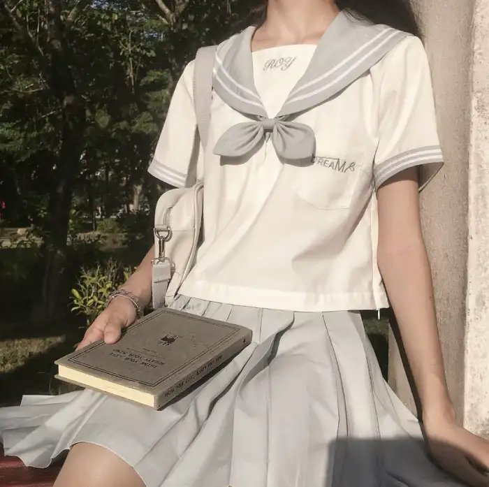 姐姐，弟弟教你谈恋爱